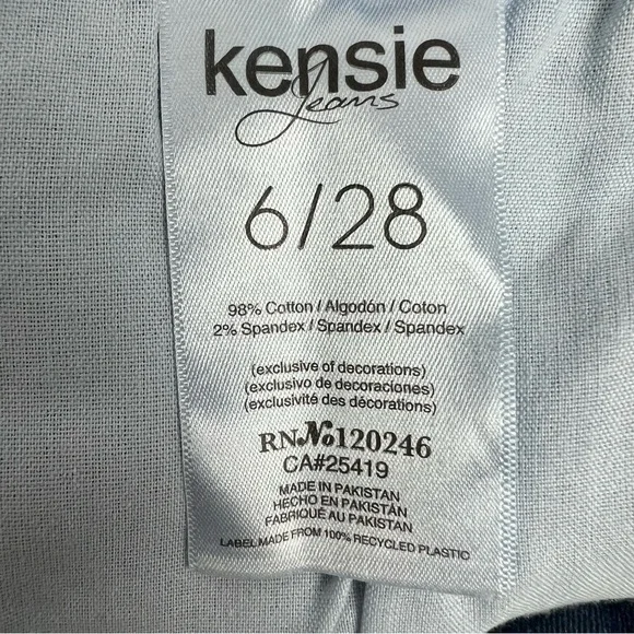 NWT KENSIE Jeans Women’s Bermuda Blue Jean Shorts Sz 6/28 Medium Wash Distressed - Picture 8 of 14